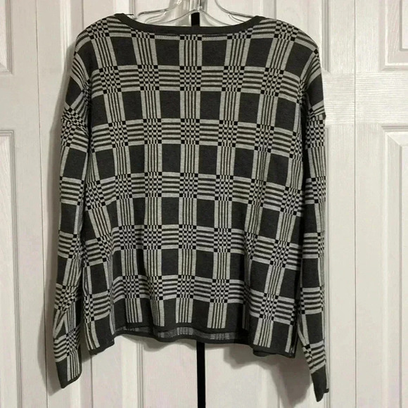 Lety & Me new gray & black plaid sweater size LARGE - Picture 8 of 13